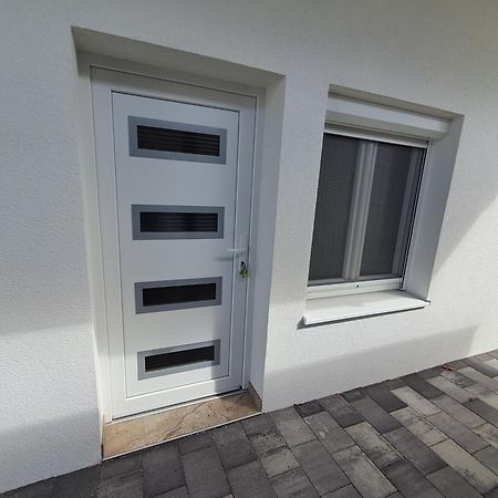 Apartmani Tropical Vodice Bagian luar foto