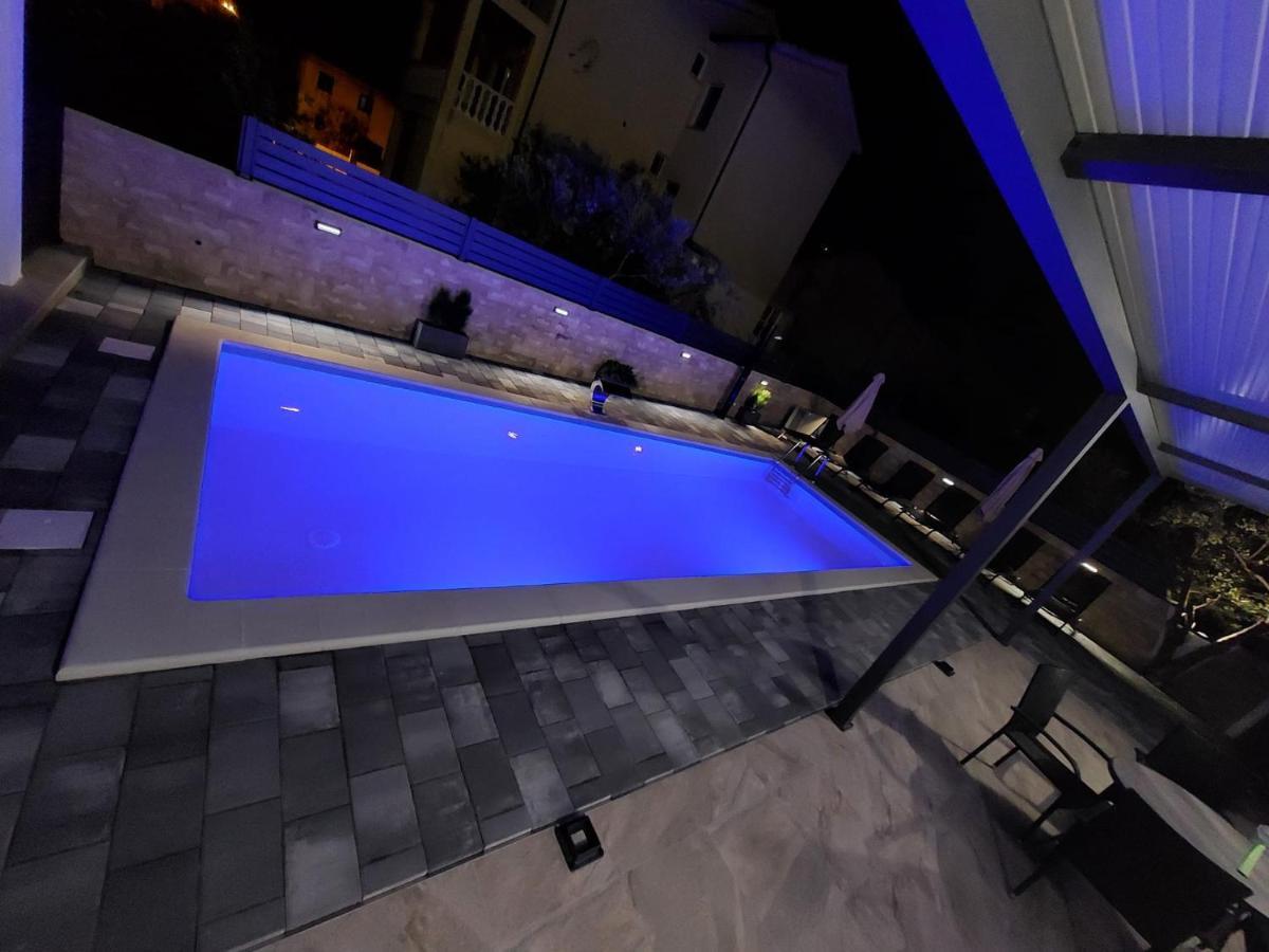 Apartmani Tropical Vodice Bagian luar foto