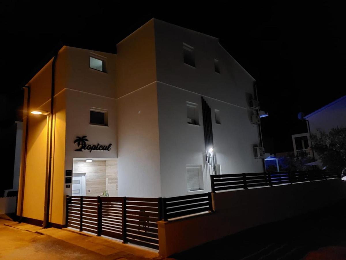 Apartmani Tropical Vodice Bagian luar foto