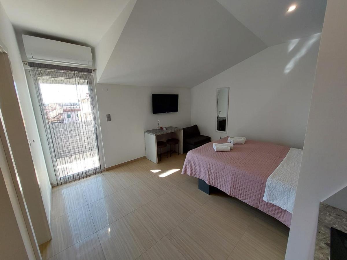 Apartmani Tropical Vodice Bagian luar foto