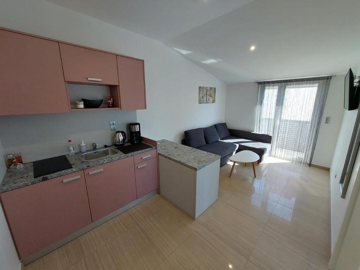 Apartmani Tropical Vodice Bagian luar foto