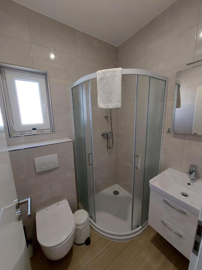 Apartmani Tropical Vodice Bagian luar foto