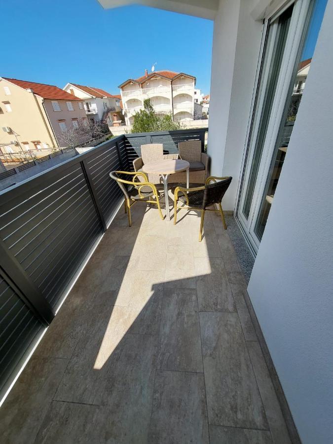 Apartmani Tropical Vodice Bagian luar foto