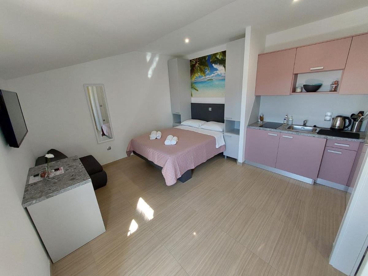 Apartmani Tropical Vodice Bagian luar foto