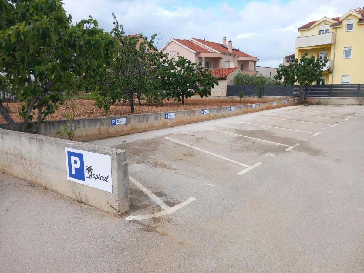Apartmani Tropical Vodice Bagian luar foto