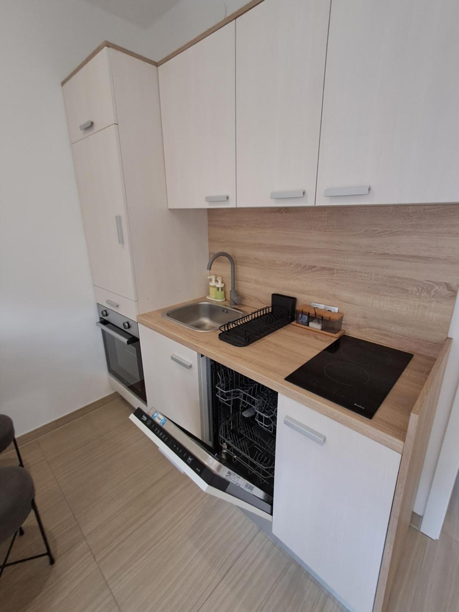 Apartmani Tropical Vodice Bagian luar foto